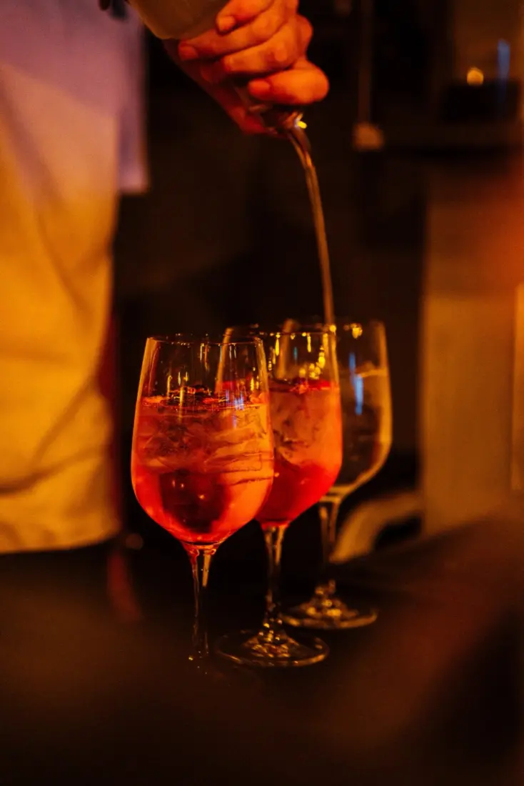 Spritz wird im Studio Napoli eingeschenkt